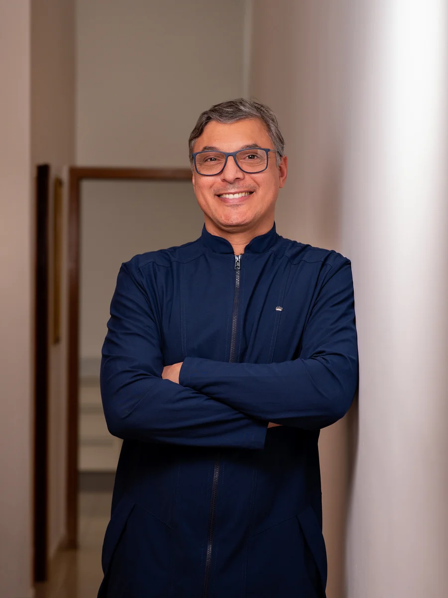 Dr. Adriano Alves Ferreira na Clínica Sant'Ana